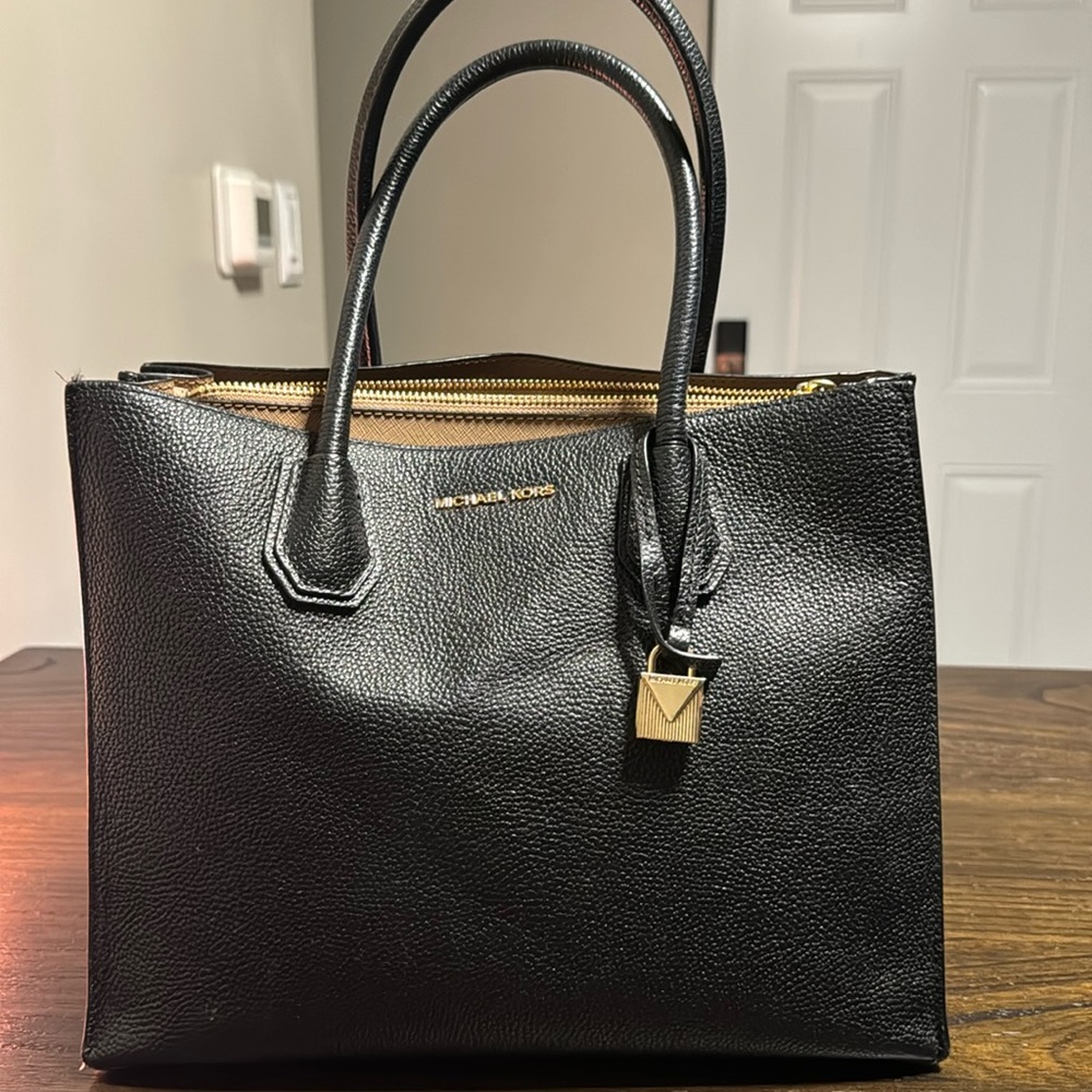 Michael Kors Handbag/Crossbody - Picture 1 of 5